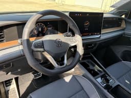 Volkswagen Tiguan SEL R-Line Turbo 2.0T 4MOTION 2026 — side view