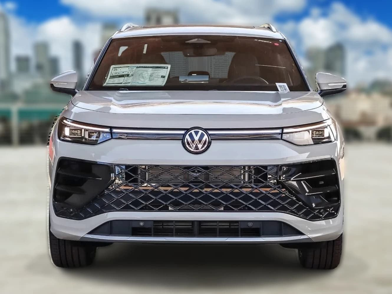 Volkswagen Tiguan SEL R-Line Turbo 4MOTION 2026 — side view