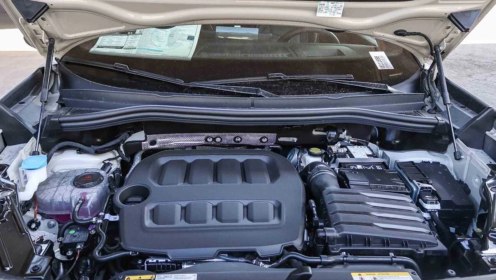 Volkswagen Tiguan SEL R-Line Turbo 4MOTION 2026 — side view