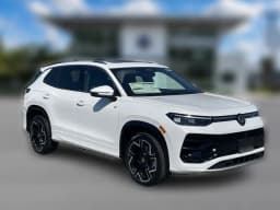 Volkswagen Tiguan SEL R-Line Turbo 4MOTION 2026 — side view