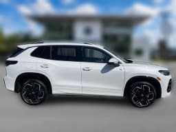 Volkswagen Tiguan SEL R-Line Turbo 4MOTION 2026 — side view