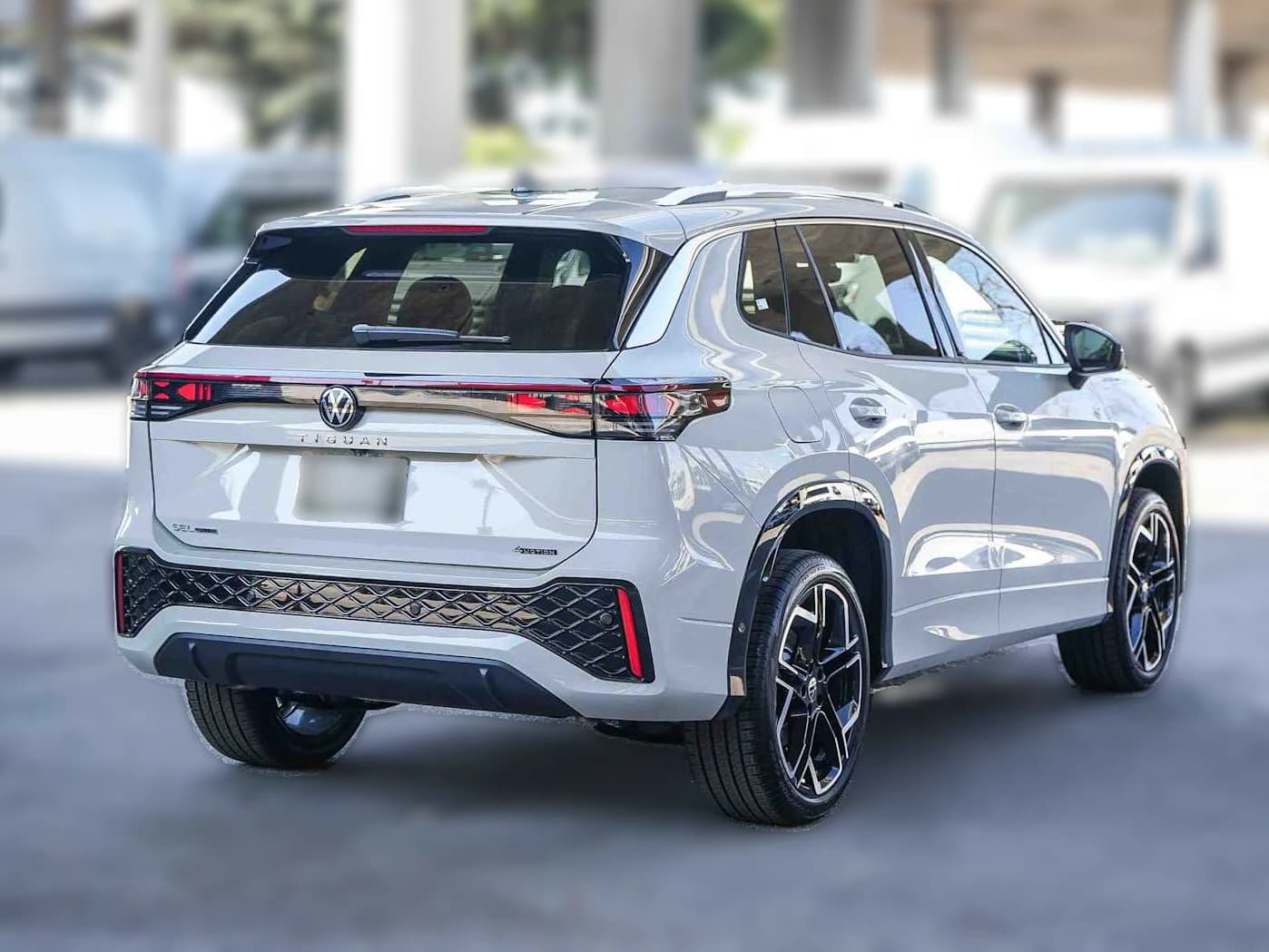 Volkswagen Tiguan SEL R-Line Turbo 4MOTION 2026 — side view