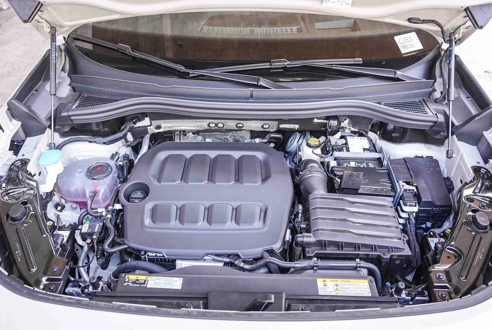 Volkswagen Tiguan SEL R-Line Turbo 4MOTION 2026 — side view