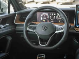 Volkswagen Tiguan SEL R-Line Turbo 4MOTION 2026 — side view