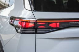 Volkswagen Tiguan SEL R-Line Turbo 4MOTION 2026 — side view