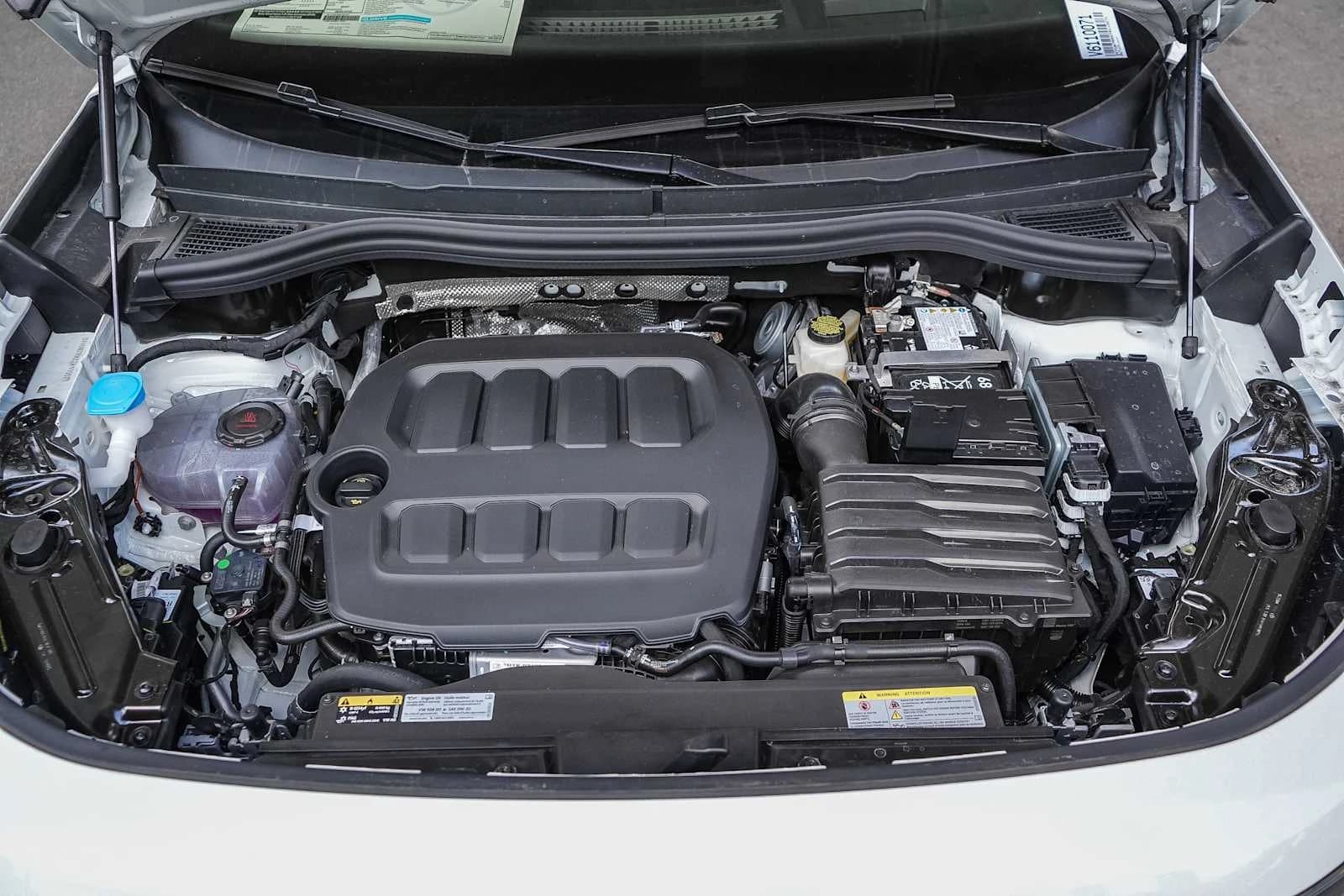 Volkswagen Tiguan SEL R-Line Turbo 4MOTION 2026 — side view