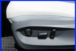Volkswagen Taos SE 4MOTION 2025 — side view
