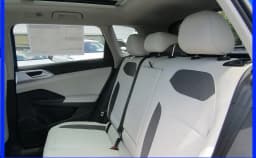 Volkswagen Taos SE 4MOTION 2025 — side view