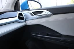 Volkswagen Taos SE 4MOTION 2026 — side view