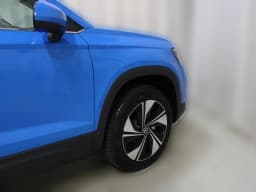 Volkswagen Taos SE 4MOTION 2026 — side view