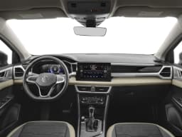 Volkswagen Taos SE 4MOTION 2026 — side view