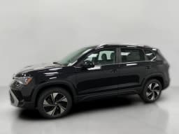 Volkswagen Taos SE 4MOTION 2026 — side view