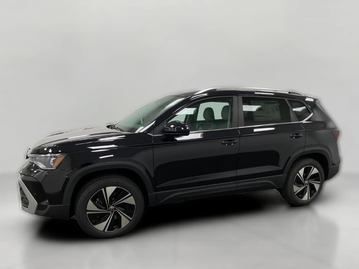 Volkswagen Taos SE 4MOTION 2026 — side view