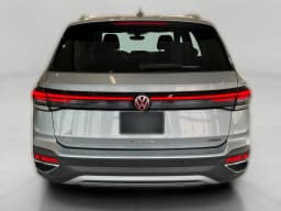 Volkswagen Taos SE 4MOTION 2026 — side view