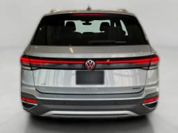 Volkswagen Taos SE 4MOTION 2026 — side view