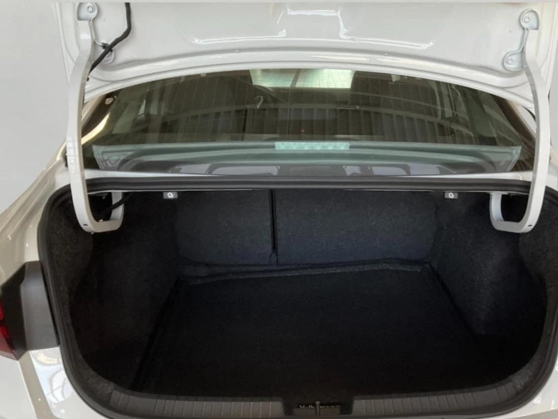 Volkswagen Jetta S Auto 2026 — side view