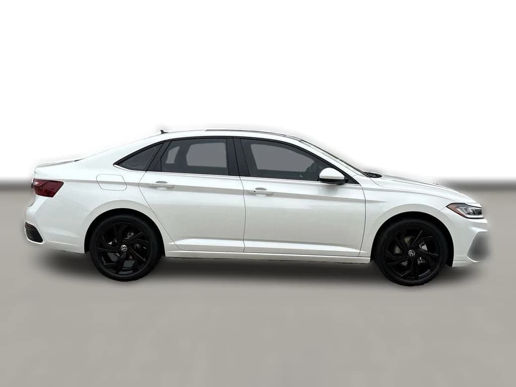 Volkswagen Jetta SE Auto 2026 — side view