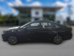 Volkswagen Jetta SE Auto 2025 — side view