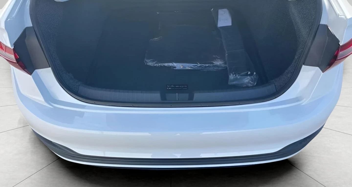 Volkswagen Jetta Sport Auto 2026 — side view