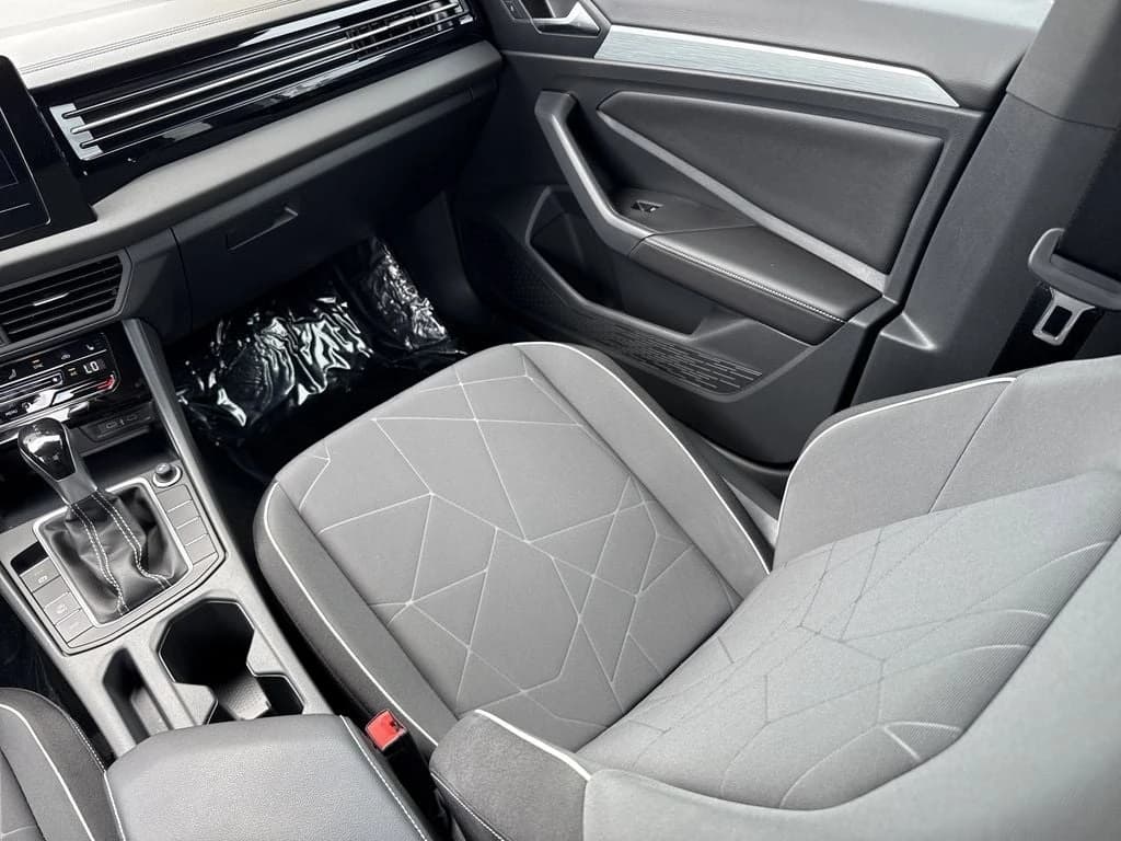Volkswagen Jetta Sport Auto 2026 — side view