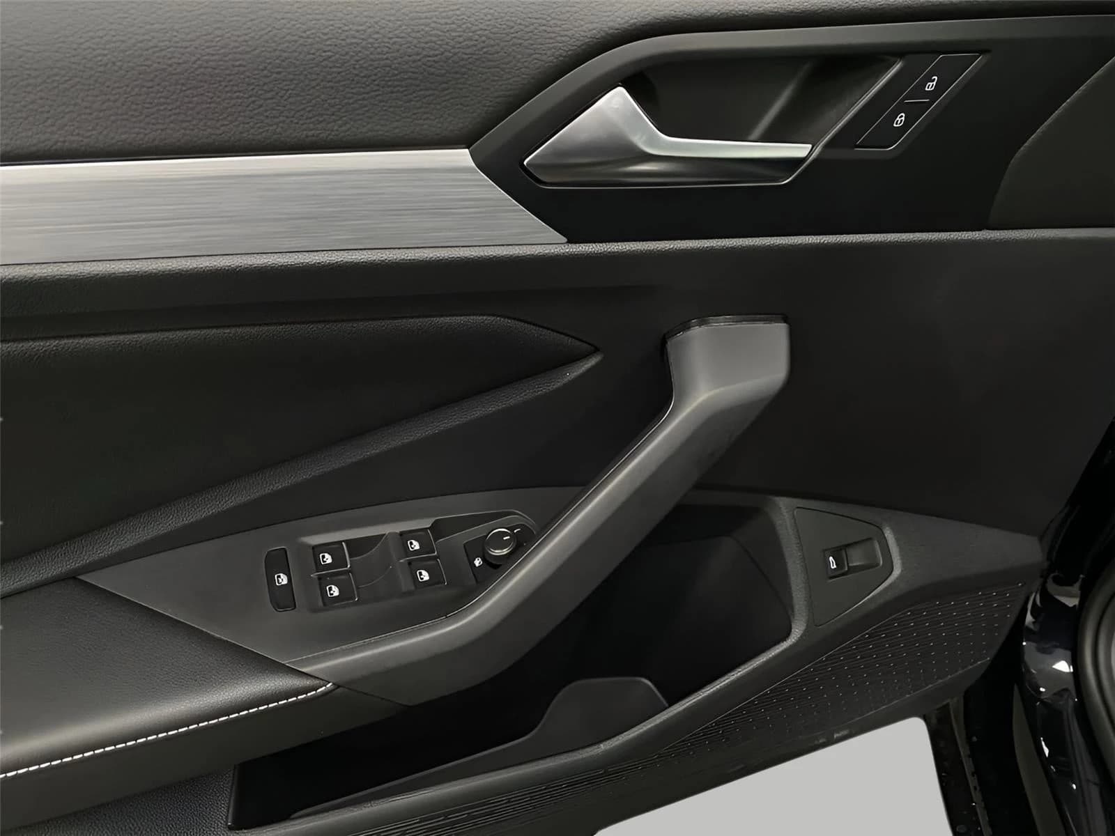 Volkswagen Jetta Sport Auto 2026 — side view
