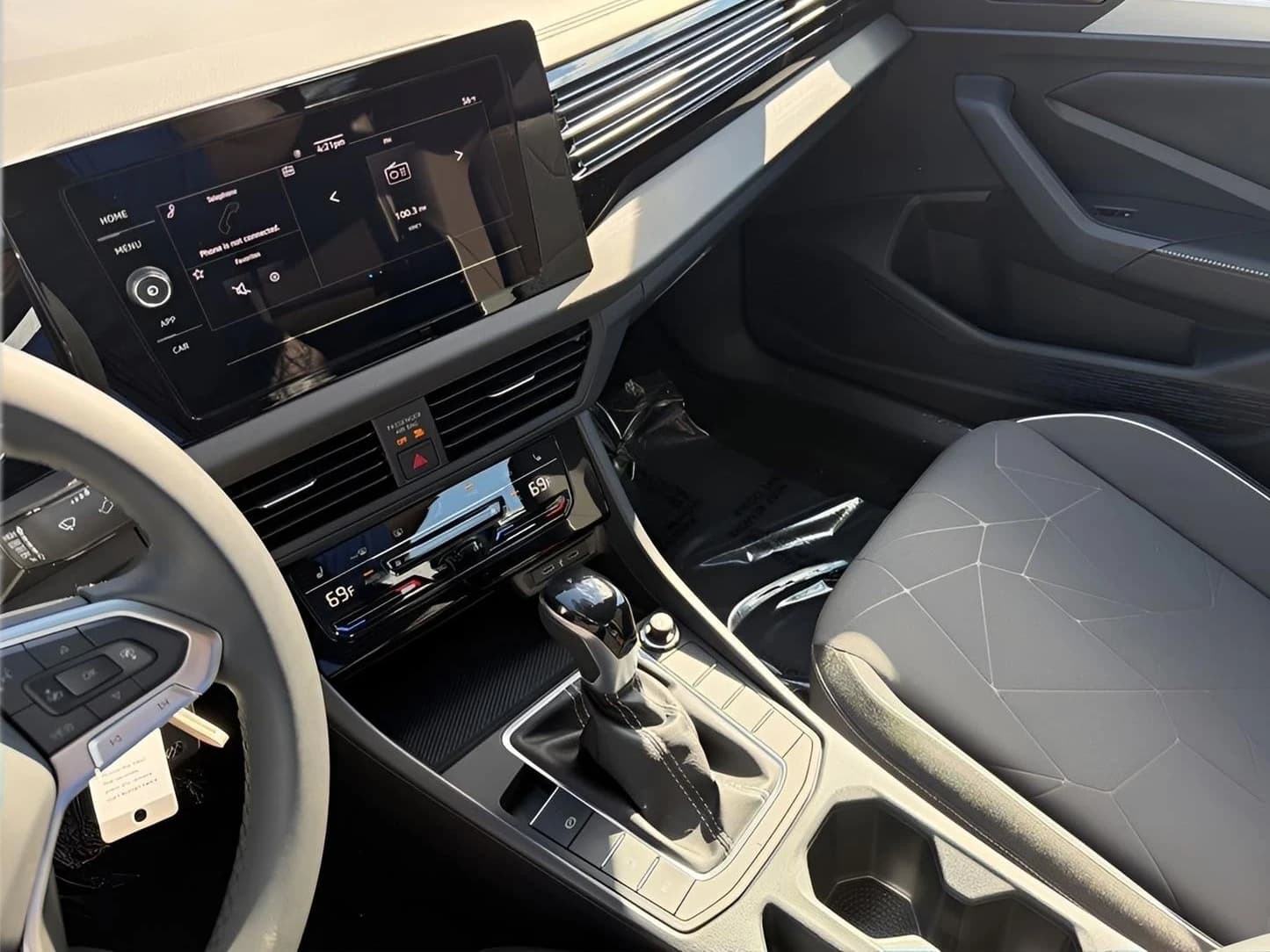 Volkswagen Jetta Sport Auto 2026 — side view