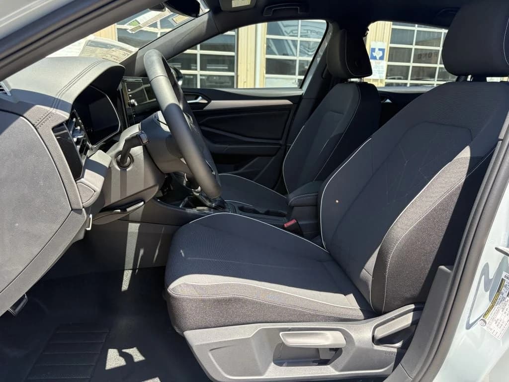 Volkswagen Jetta Sport Auto 2026 — side view