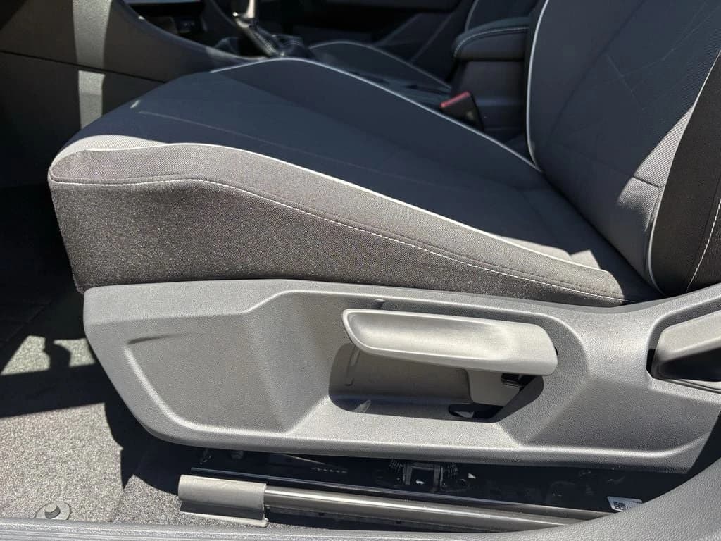 Volkswagen Jetta Sport Auto 2026 — side view