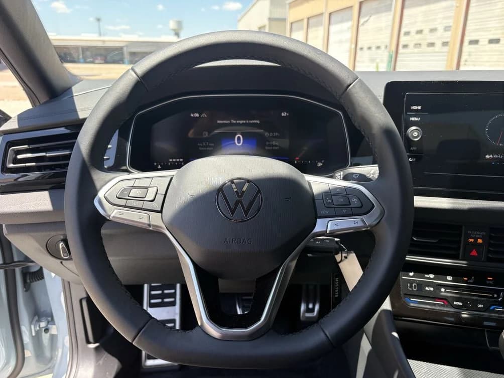 Volkswagen Jetta Sport Auto 2026 — side view