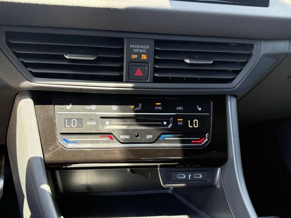 Volkswagen Jetta Sport Auto 2026 — side view