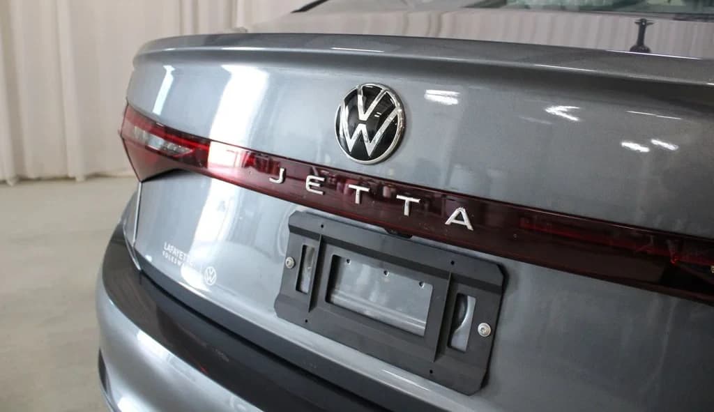 Volkswagen Jetta Sport Auto 2026 — side view