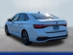 Volkswagen Jetta SE Auto 2025 — side view