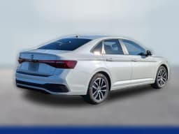 Volkswagen Jetta SE Auto 2025 — side view
