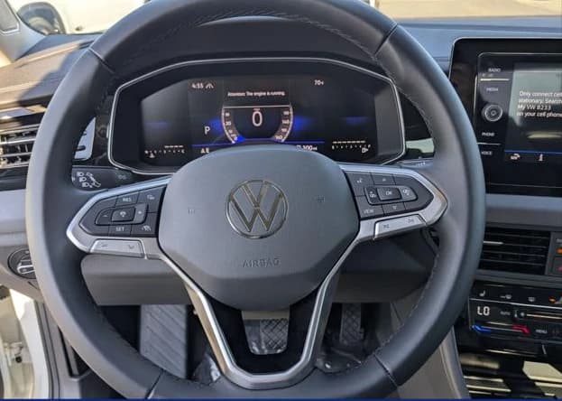 Volkswagen Jetta SE Auto 2025 — side view