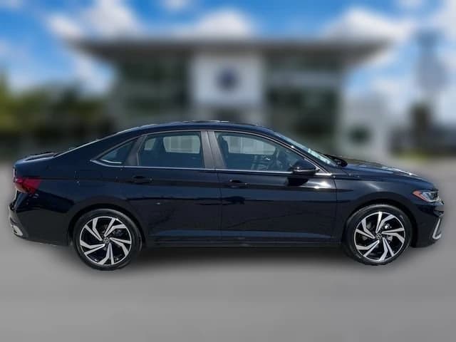 Volkswagen Jetta SEL Auto 2026 — side view