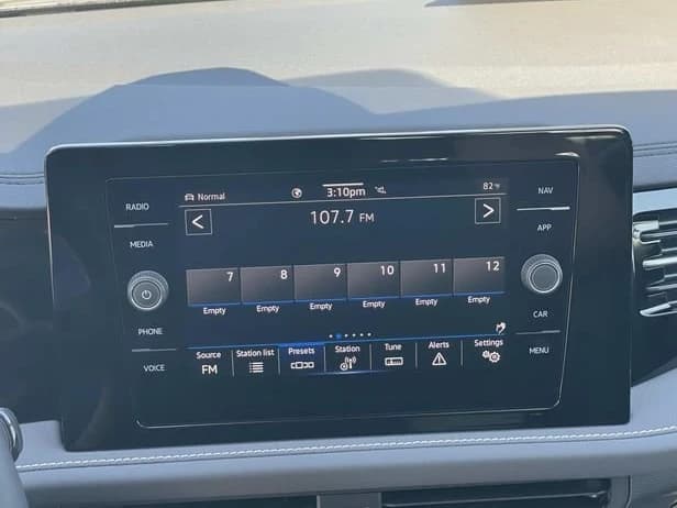 Volkswagen Jetta SEL Auto 2026 — side view