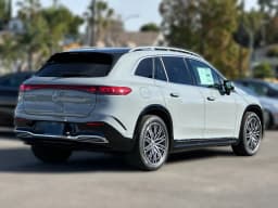 Mercedes-Benz EQS EQS 400 4MATIC SUV 2026 — side view