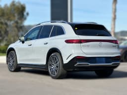 Mercedes-Benz EQS EQS 400 4MATIC SUV 2026 — side view