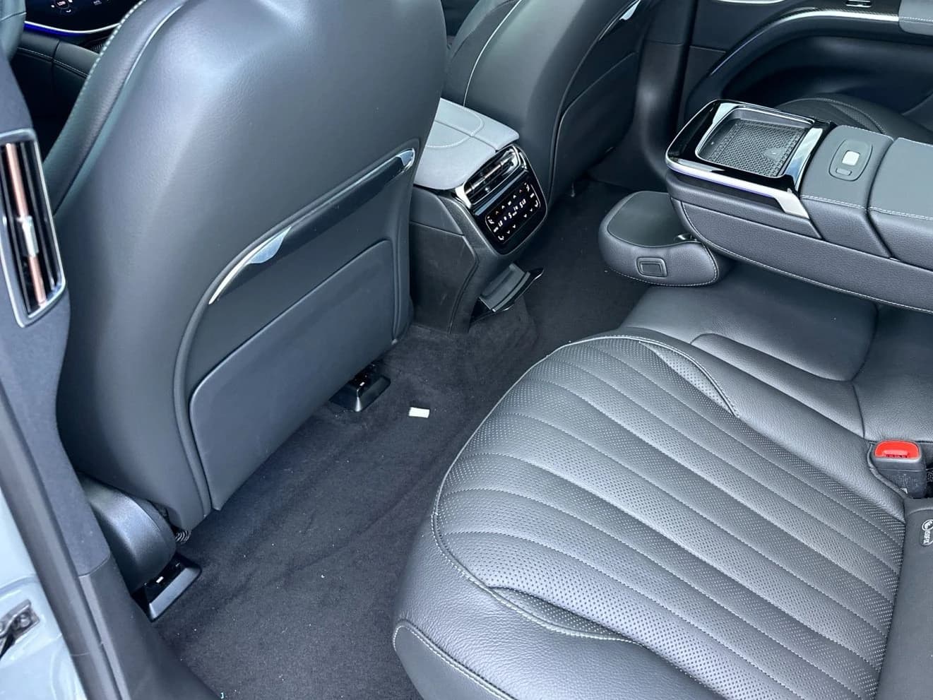 Mercedes-Benz EQS EQS 400 4MATIC SUV 2026 — side view
