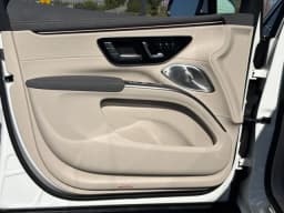 Mercedes-Benz EQS EQS 400 4MATIC SUV 2026 — side view