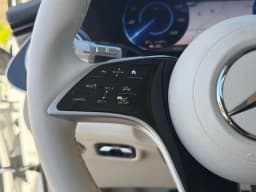 Mercedes-Benz EQS EQS 400 4MATIC SUV 2026 — side view
