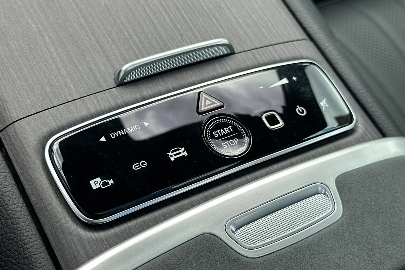 Mercedes-Benz EQS EQS 400 4MATIC SUV 2026 — side view