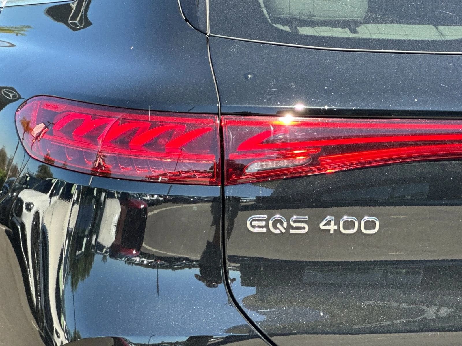 Mercedes-Benz EQS EQS 400 4MATIC SUV 2026 — side view