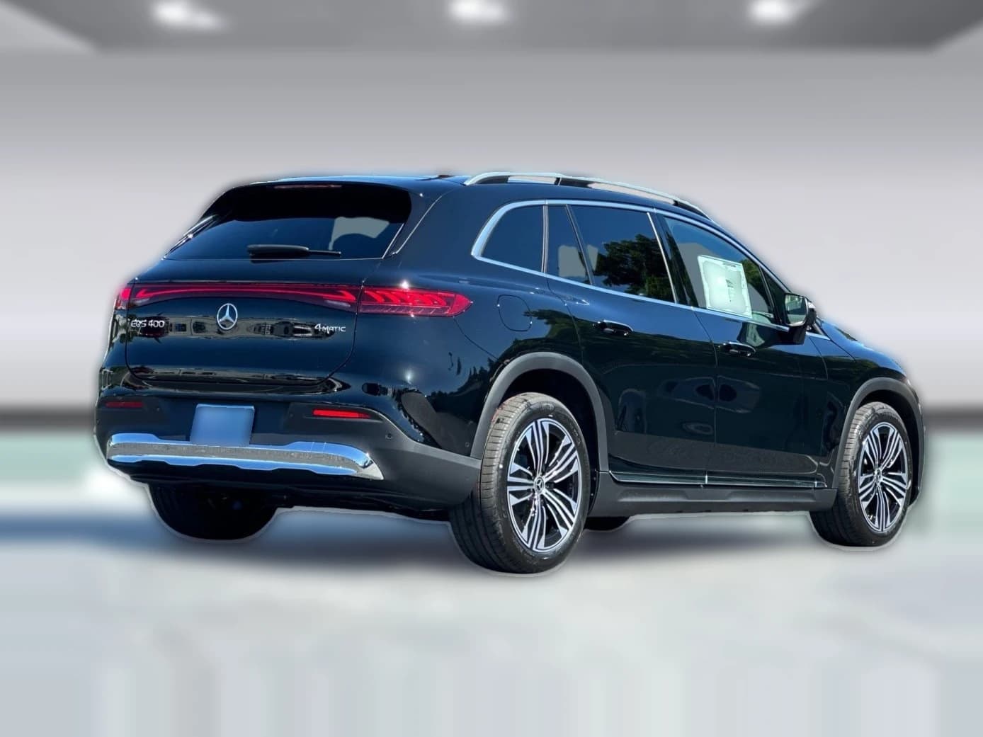 Mercedes-Benz EQS EQS 400 4MATIC SUV 2026 — side view