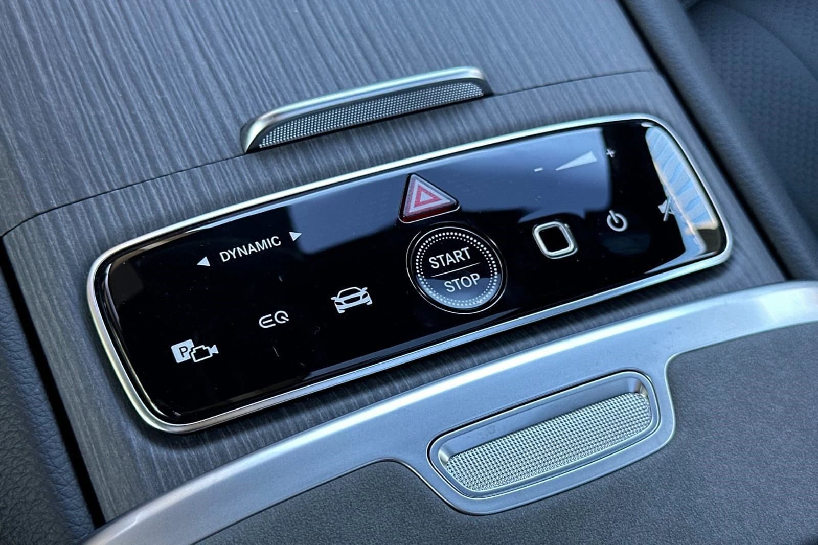 Mercedes-Benz EQS EQS 400 4MATIC SUV 2026 — side view