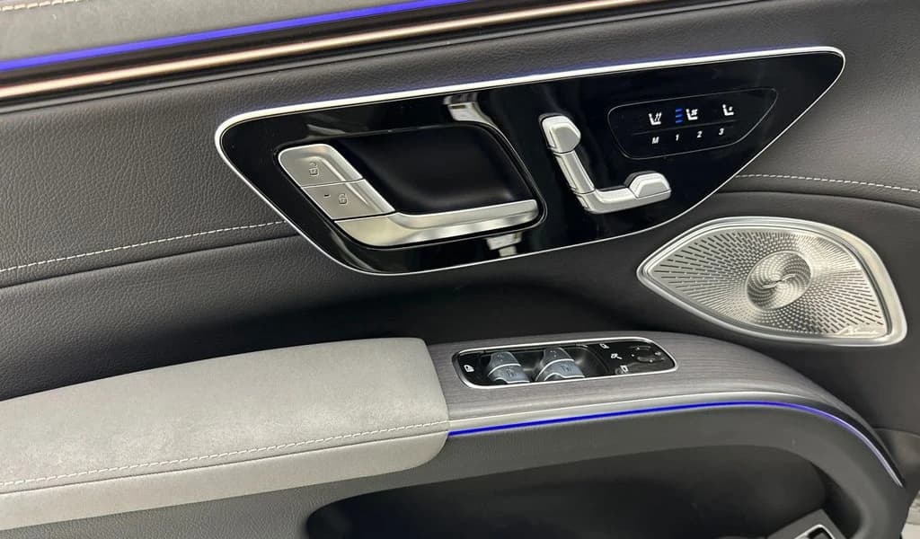 Mercedes-Benz EQS EQS 400 4MATIC SUV 2026 — side view