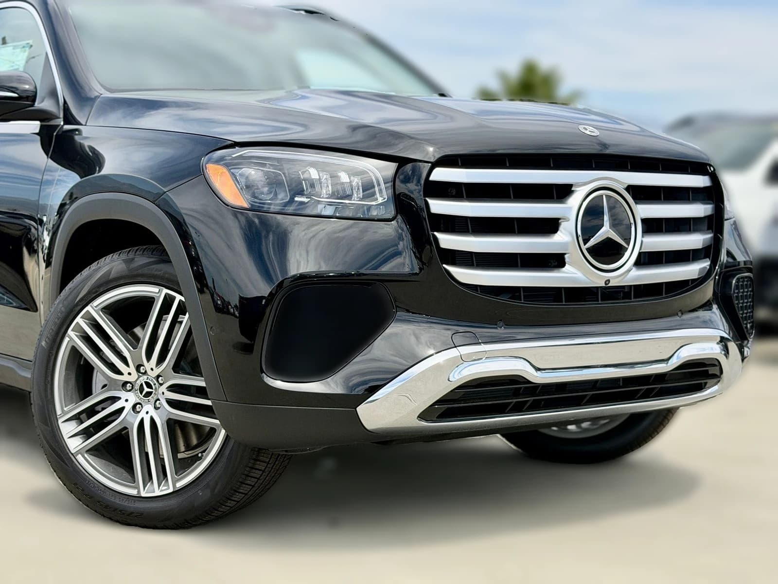 Mercedes-Benz GLS GLS 450 4MATIC SUV 2026 — side view