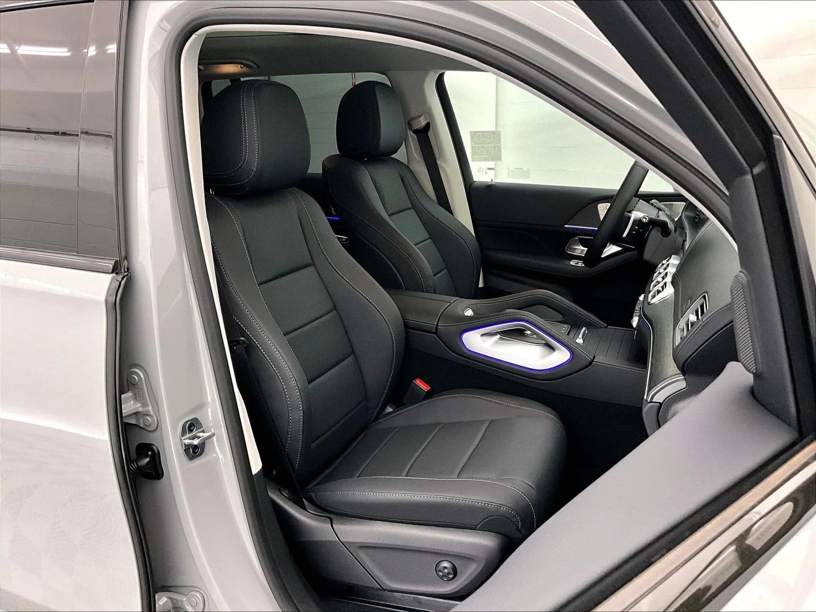Mercedes-Benz GLS GLS 450 4MATIC SUV 2026 — side view