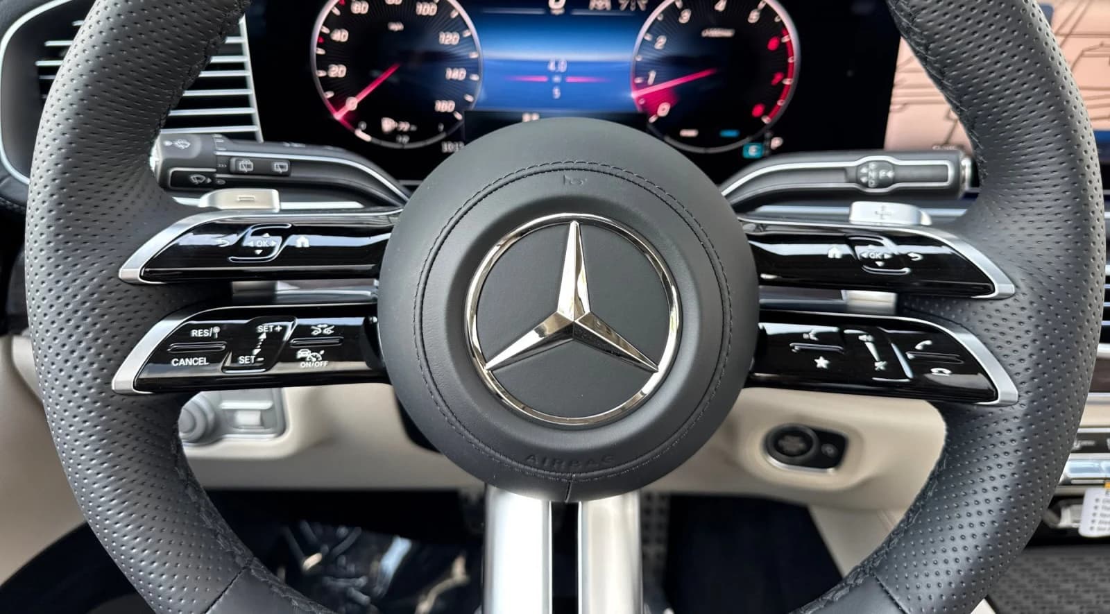 Mercedes-Benz GLS GLS 450 4MATIC SUV 2026 — side view