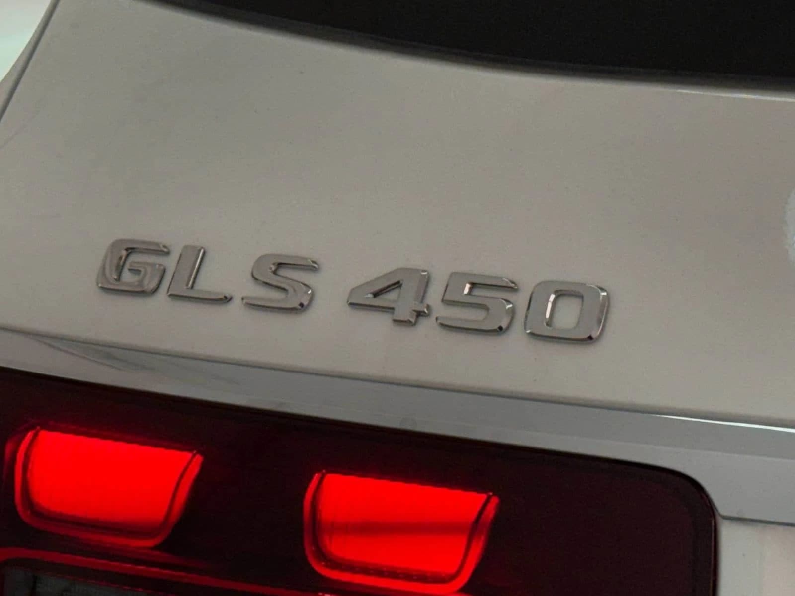 Mercedes-Benz GLS GLS 450 4MATIC SUV 2026 — side view